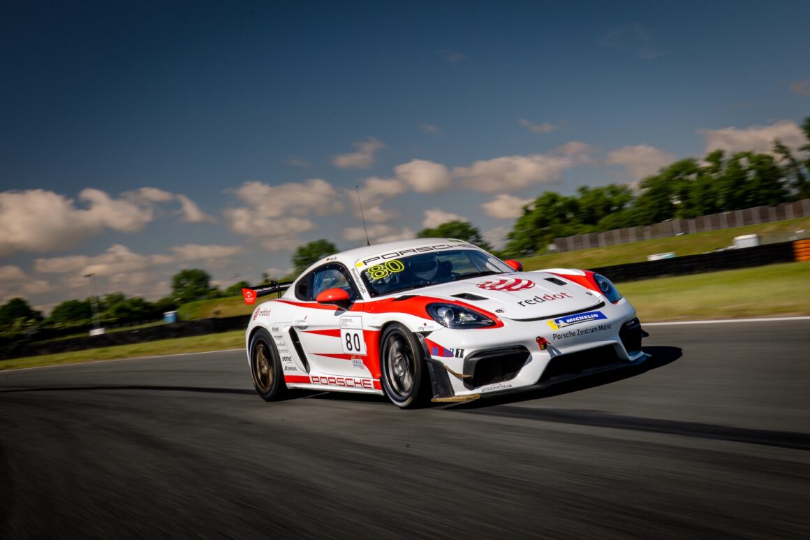 Car Collection Motorsport mit starkem Wochenende in Oschersleben